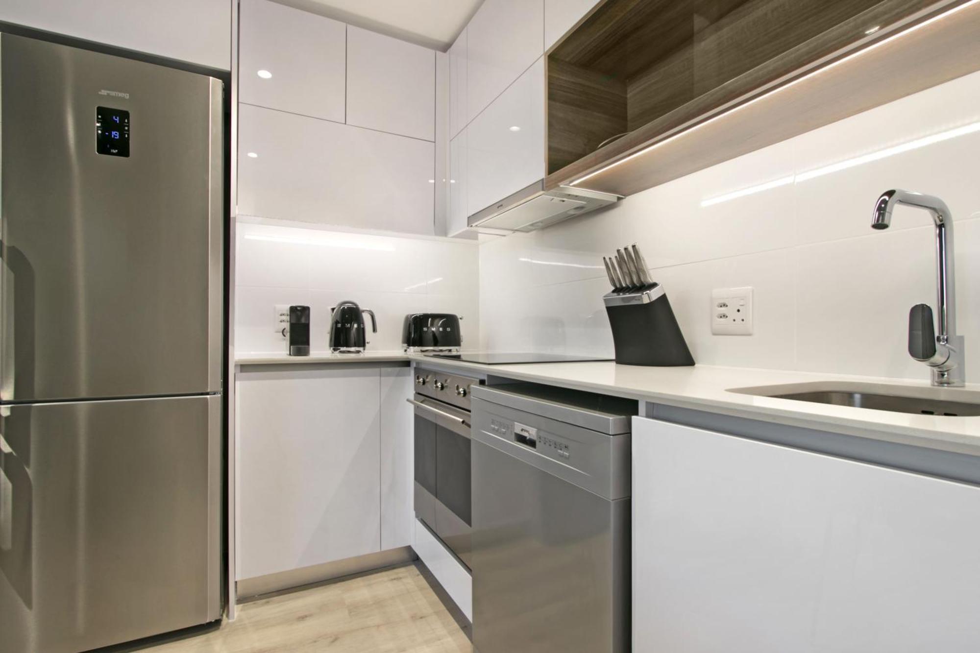 16 On Bree - Unit 2810 *