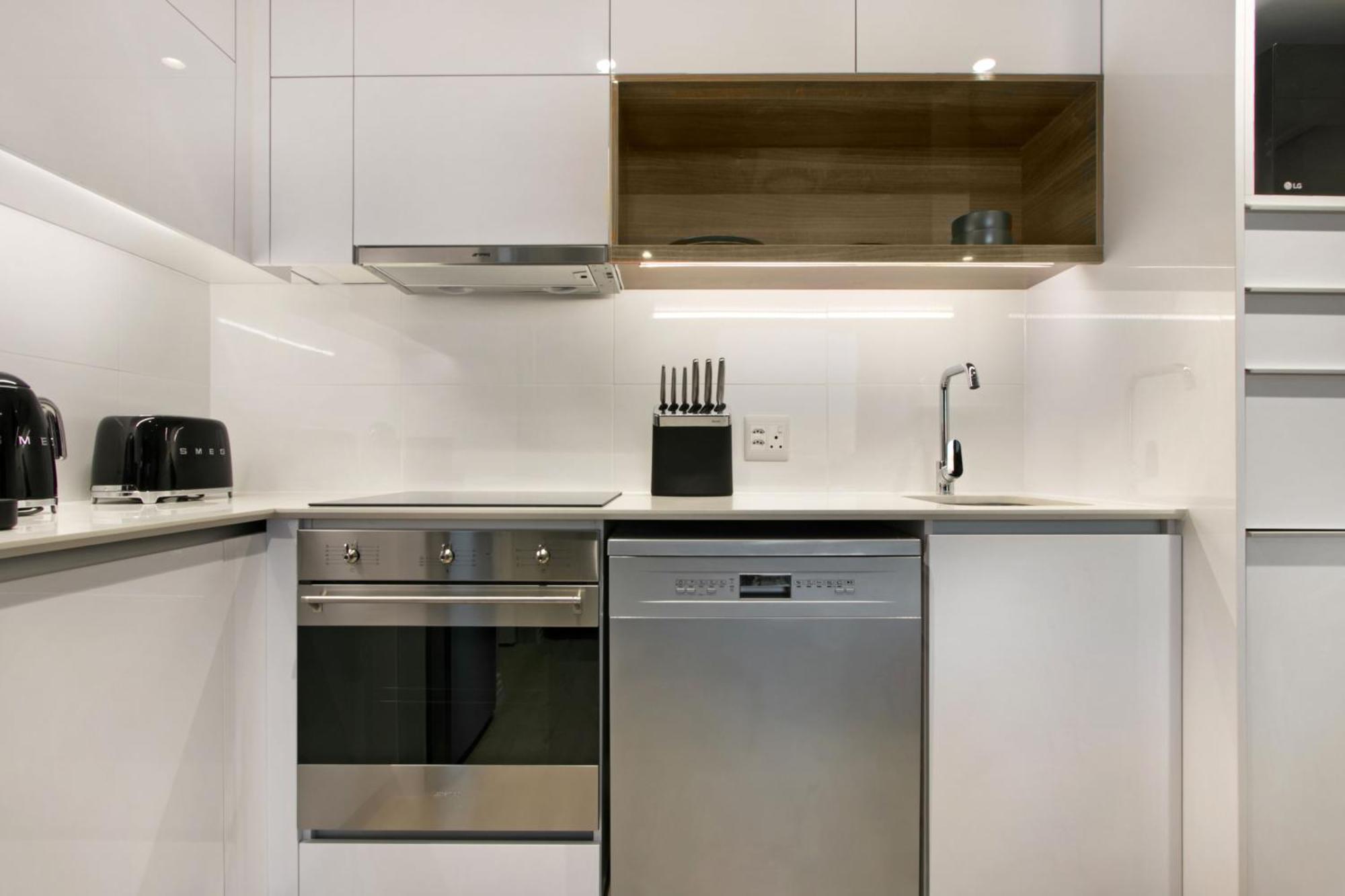 16 On Bree - Unit 2810 *