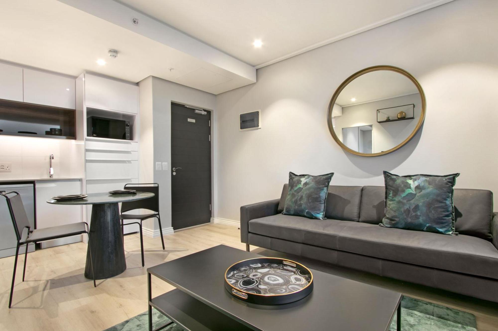 Apartment 16 On Bree - Unit 2810 *