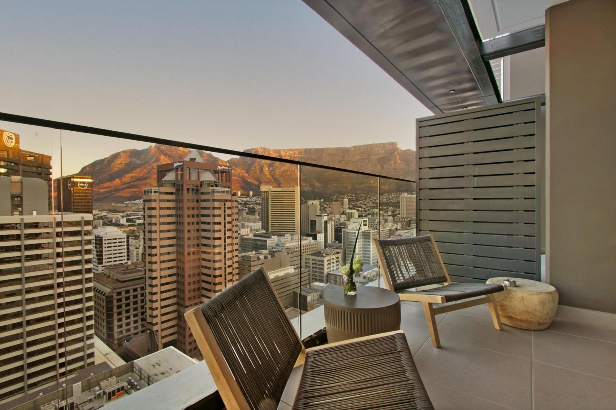 16 On Bree - Unit 2810 Cape Town
